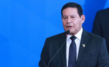 Teste do vice-presidente para covid-19 dá negativo