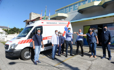 Ricardo Guidi entrega ambulância ao Arroio do Silva