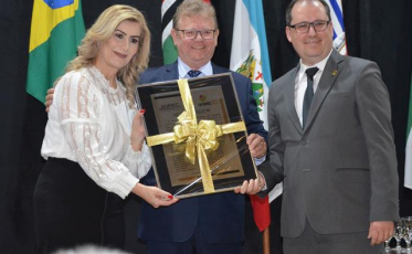 Reconhecimento em noite de homenagens