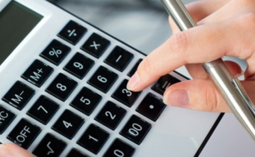 Cresce o número de brasileiros que analisam o orçamento, diz pesquisa