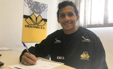 Andrew renova com o Criciúma até o fim de 2020