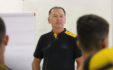 Criciúma está contratando goleador, anuncia presidente