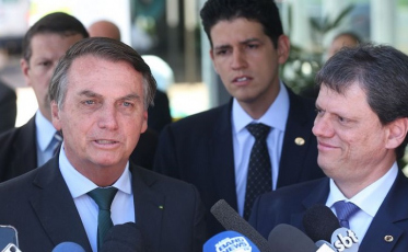 Bolsonaro diz que preço dos combustíveis está alto para o consumidor