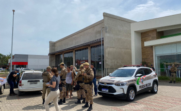 Criminosos são presos e reféns liberados após assalto em Criciúma 