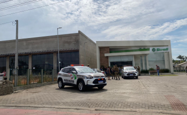 Agência bancária é alvo de assalto em Criciúma (VÍDEOS)