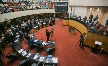 Plenário: janela de transferências abertas nos partidos