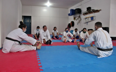 Alunos da Apae recebem aulas gratuitas de karatê