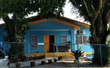 Feijoada da APAE com camisetas à venda em Cocal do Sul