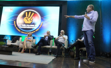 Secretário apresenta iCatarina em ato na Unesc