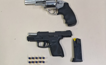 Criciúma: homem é preso após ser flagrado com duas armas em restaurante