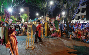 Apresentações culturais encantam o público na Praça Central