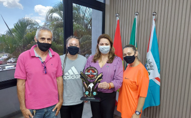 Atleta de Içara é campeã de Kickboxing