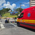Idosa fica gravemente ferida após ser atropelada por motocicleta em SC