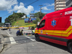Idosa é hospitalizada com ferimentos graves após atropelamento no Centro de Urussanga
