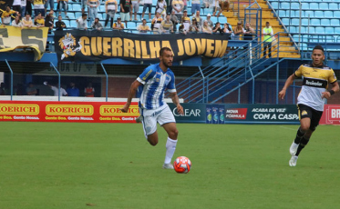 Líder da primeira fase, Avaí tem três goleadores