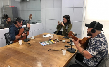 Bruto e Sistemático no Avesso tocando a sua moda