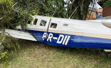 Piloto fica ferido após acidente com monomotor em Imbituba (FOTOS)