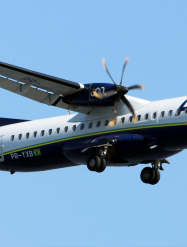 Mesmo com avião pronto, guerra no Oriente Médio trava volta da Azul em Forquilhinha