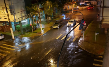 Noite com registro de granizo em Criciúma (VÍDEO)