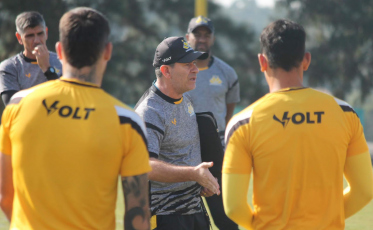 Tencati ganha mais problemas para o jogo diante do Ceará