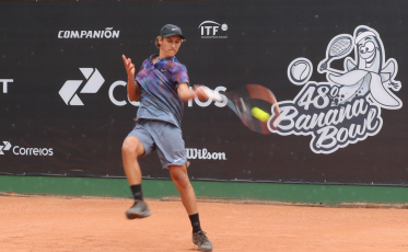 Quatro brasileiros estreiam com vitória na chave principal do Banana Bowl 18 anos
