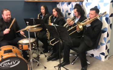 Alunos da Escola Municipal Carlos Gorini se apresentam na Rádio Som Maior (VÍDEO)