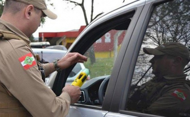 Polícia Militar irá distribuir 370 bafômetros em todos os municípios do estado