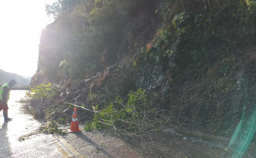 Tráfego na Serra do Rio do Rastro volta à normalidade após queda de barreira