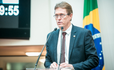 [Áudio] Projeto de lei propõe prevenção ao suicídio em escolas com ações de conscientização