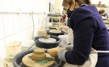 Curso de Cerâmica Artística da Satc oferece capacitação profissional e atividade de lazer