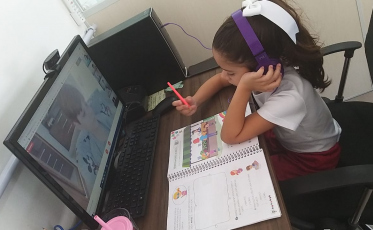 Aulas em tempo real com doses generosas de carinho