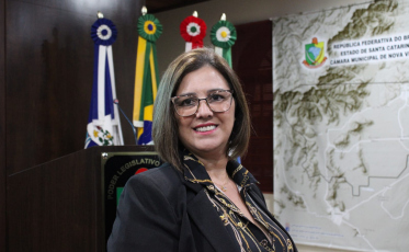 Bete Bortolotto assume novamente como presidente da Câmara de Nova Veneza