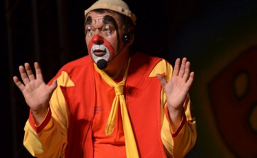 Ao invés de risada, Biriba busca arrancar atenção do eleitor