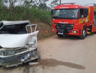 Motoristas ficam feridos após colisão entre carros em Lauro Müller