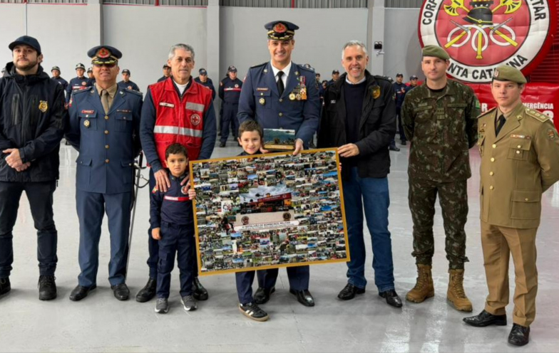 Cerimônia oficializa troca de comando no 4º Batalhão dos Bombeiros