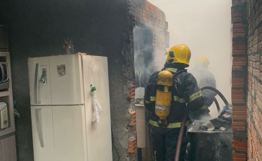 Incêndio criminoso mobiliza bombeiros em Maracajá; PM prende autor do crime