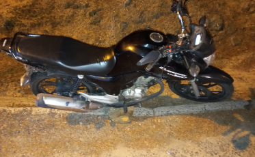 Morro da Fumaça: jovem fica ferida após acidente entre carro e moto na SC-443