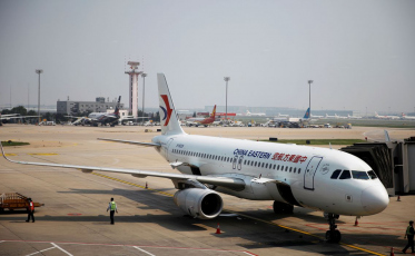 Boeing de companhia aérea chinesa cai com 132 a bordo