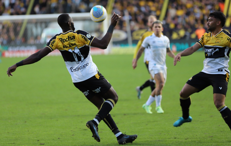 Bolasie de volta? Executivo abre o jogo sobre possível retorno e projeta movimentação na janela
