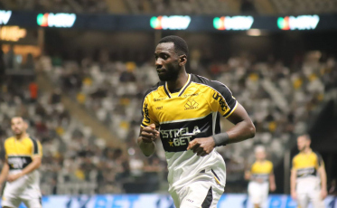 Sessão de autógrafos com Bolasie será neste sábado no HH