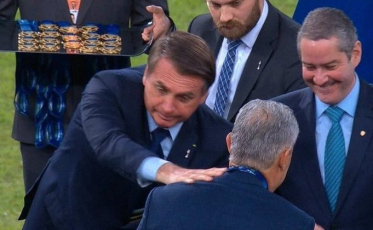 Bolsonaro pede demissão de Tite da Seleção