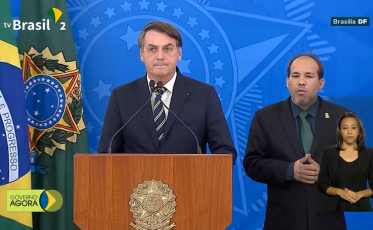 Bolsonaro anuncia medidas para manter empregos