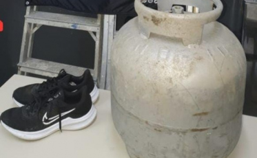 Após furtar escadas, tênis e botijão de gás, homem é preso em Criciúma