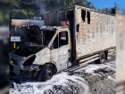 Caminhão é tomado pelo fogo e tem cabine destruída em Araranguá