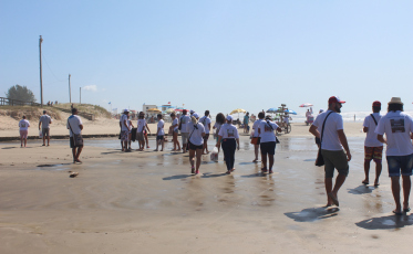 Blitz Cultural é realizada na orla de Balneário Gaivota