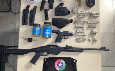 Criciúma: Após denúncia, homem é preso com maconha e armas de fogo