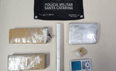 Criciúma: PM apreende maconha, cocaína e crack em residência no bairro Mina do Mato