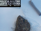 Homem é preso após ser flagrado com 15 gramas de maconha no centro de Criciúma