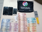 Criciúma: homem é preso e três adolescentes são apreendidos por tráfico de drogas