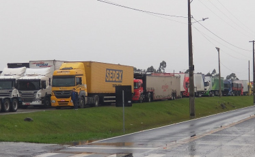 Novas manifestações são registradas na BR-101 Sul  (VÍDEO)